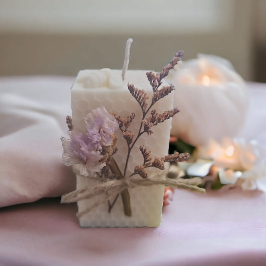 Honeycomb Candle with Dried Flowers in Vanilla Cream Scent - Auras Workshop  -   -   - Cyprus & Greece