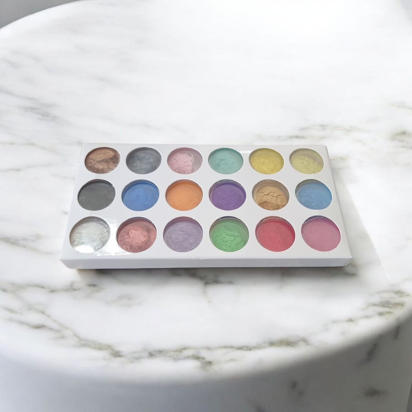 🎨 Multipack Mica Powder – 18 Vibrant Colours 4grams| For Resin, Candle, and DIY Making - Auras Workshop Auras Workshop