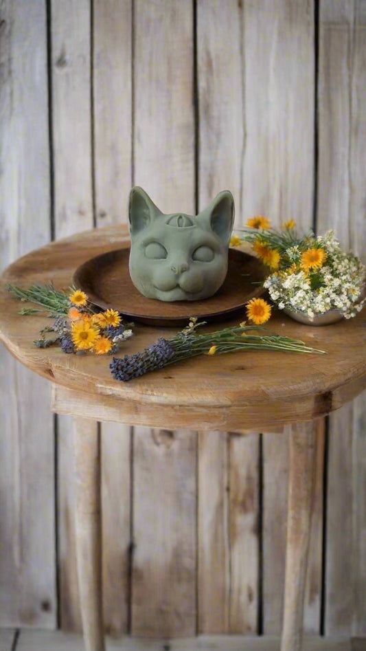 🐈 Third Eye Cat Candle – Green in Amber Scent | Mystical Décor by Aura’s Workshop - Auras Workshop Auras Workshop