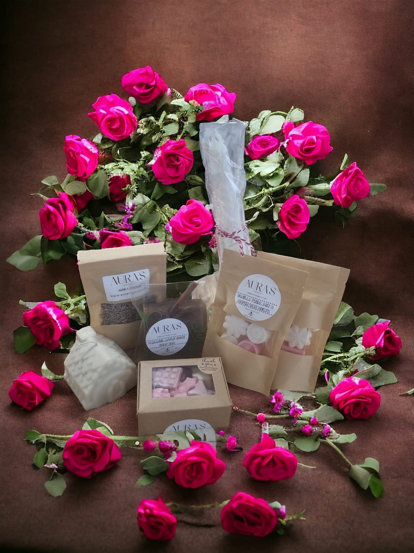 Valentine's Gift Set: Candle, x2 Wax Melt Mix, Wax Melt Bars, Soap, Lavender, 2x Candle Pillars - Auras Workshop  -  Gifts -   - Cyprus & Greece - Wholesale - Retail #