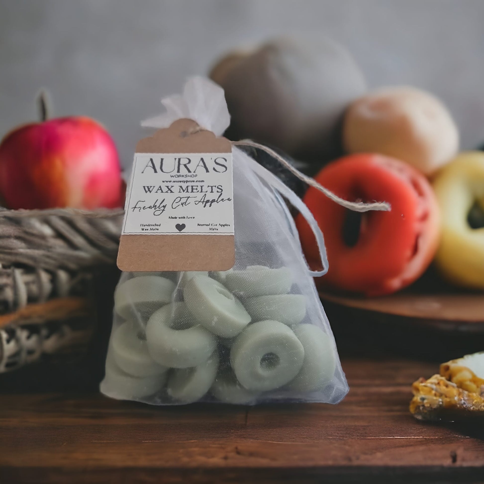 Freshly Cut Apple Donut Shaped x15 Wax Melt Bar in Organza Bag - Auras Workshop  -   -   - Cyprus & Greece