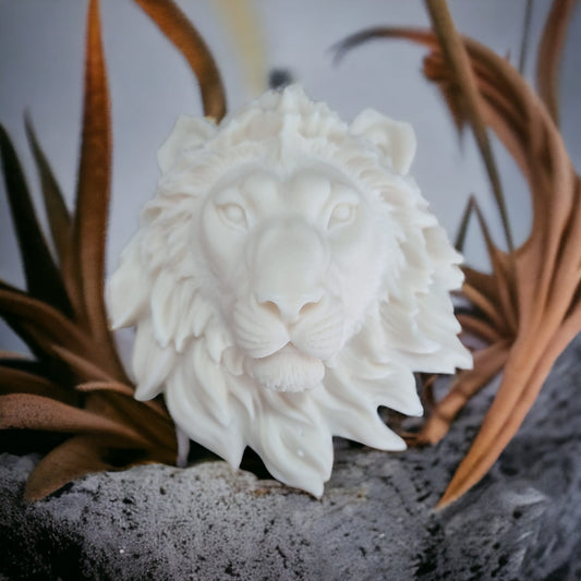 Lion Blackberry Orchid Scented Candle