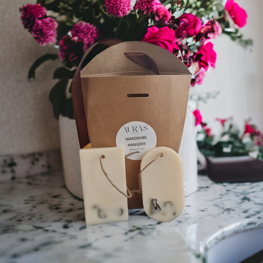 4x Vanilla Cream & Sage Scented Wardrobe Hangers in Decorative Box with Ribbon