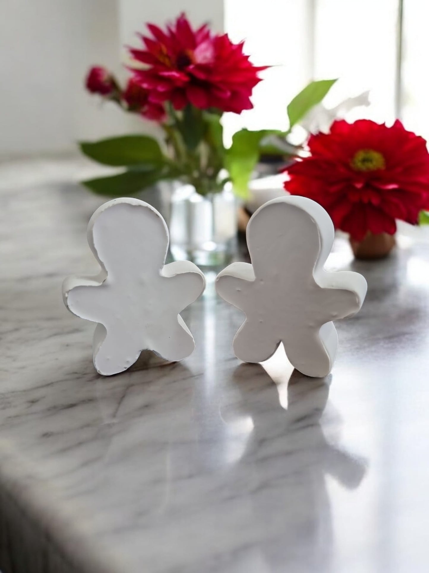 x2 Gingerbread Man White Porcelain With Glitter - Christmas Edition Home Decoration