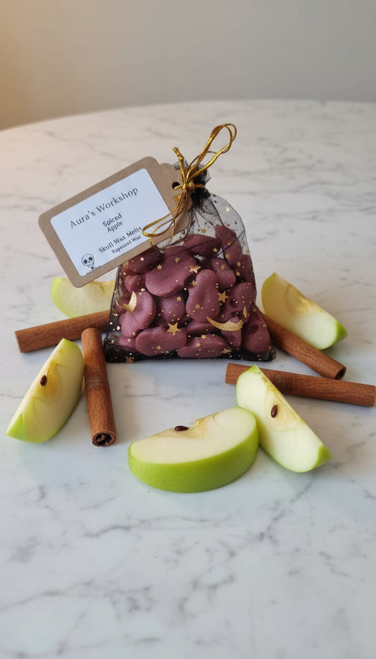 💀 Spiced Apple Skull Wax Melts – Rapeseed Wax | Halloween Collection by Aura’s Workshop