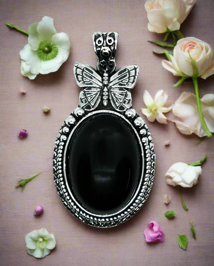 🖤 Butterfly Oval Obsidian Pendant – Protection, Renewal & Transformation Grounding. Strength. Spiritual Growth.