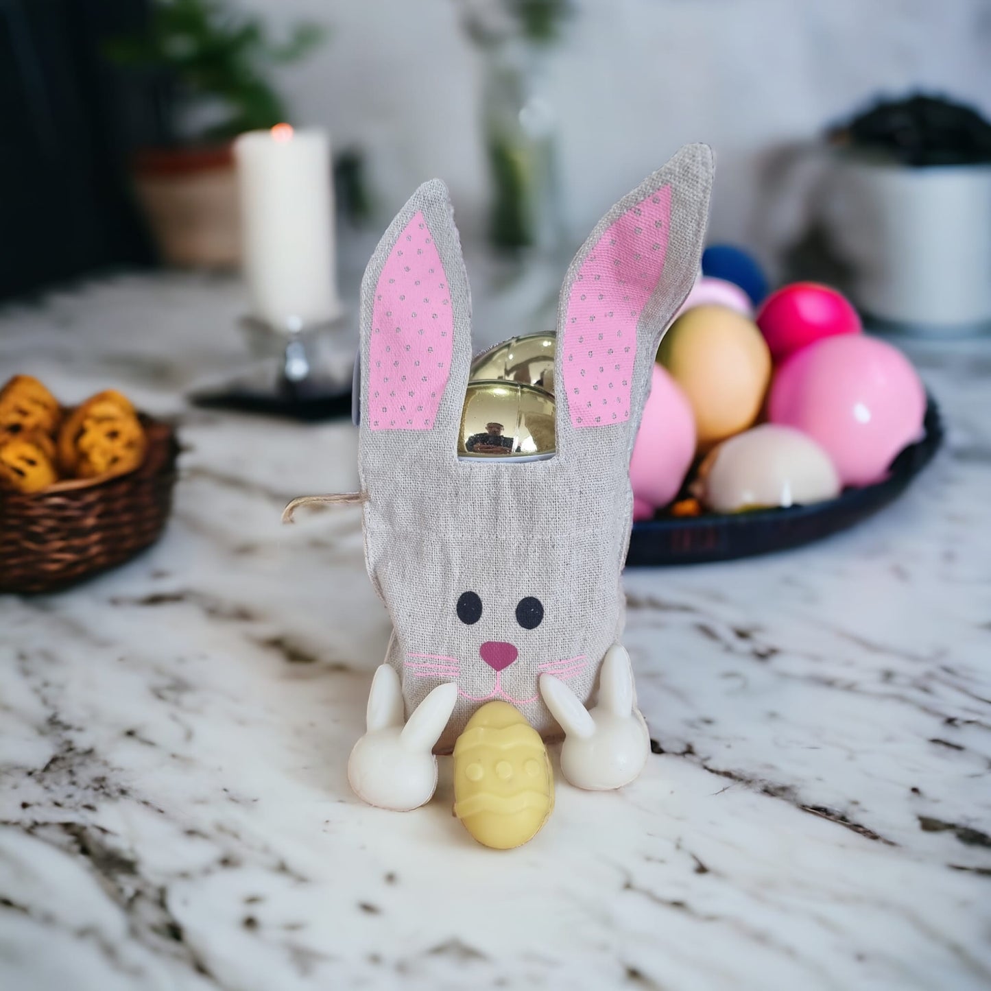 Easter Collection: Pineapple Vanilla Scent 8 Wax Melts in Easter Bunny Jute Bag - Auras Workshop Auras Workshop