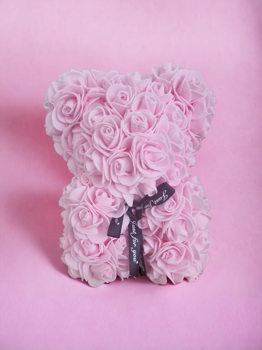Hellrosa Rosenbär der ewigen Liebe – Geschenk zum Valentinstag 