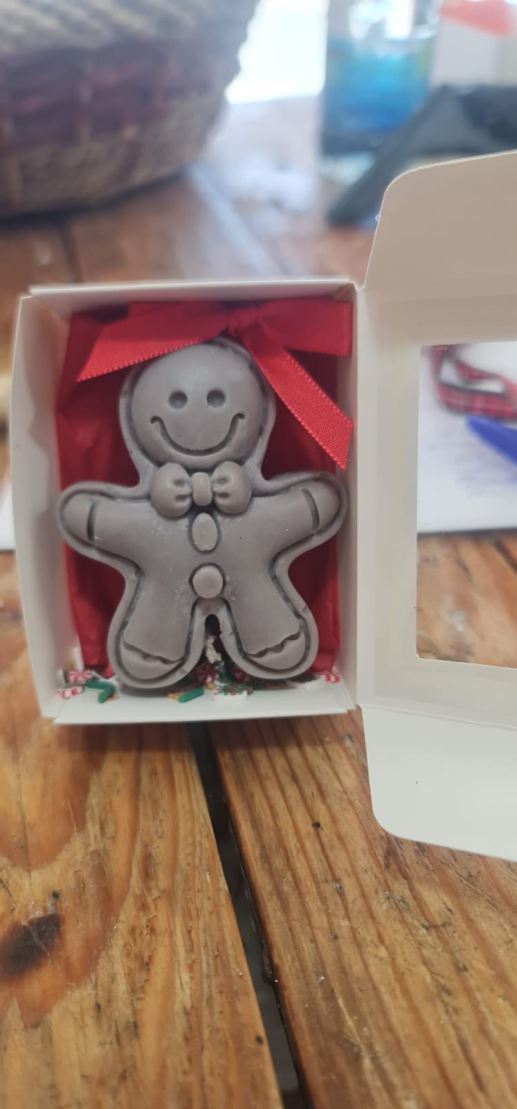 🍪🎄 Gingerbread Candle Gift Box – Christmas Edition | Handcrafted Festive Gingerbread Man Candle | Aura’s Workshop - Auras Workshop Auras Workshop