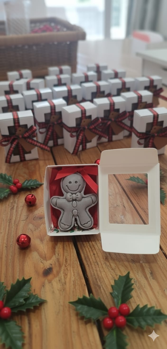 🍪🎄 Gingerbread Candle Gift Box – Christmas Edition | Handcrafted Festive Gingerbread Man Candle | Aura’s Workshop - Auras Workshop Auras Workshop