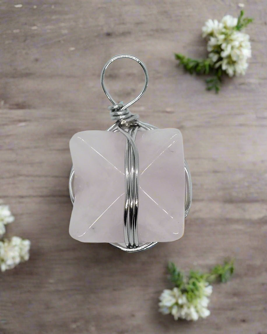 🌸 Rose Quartz Merkaba Pendant – Love, Healing & Spiritual Balance Compassion. Harmony. Divine Connection.