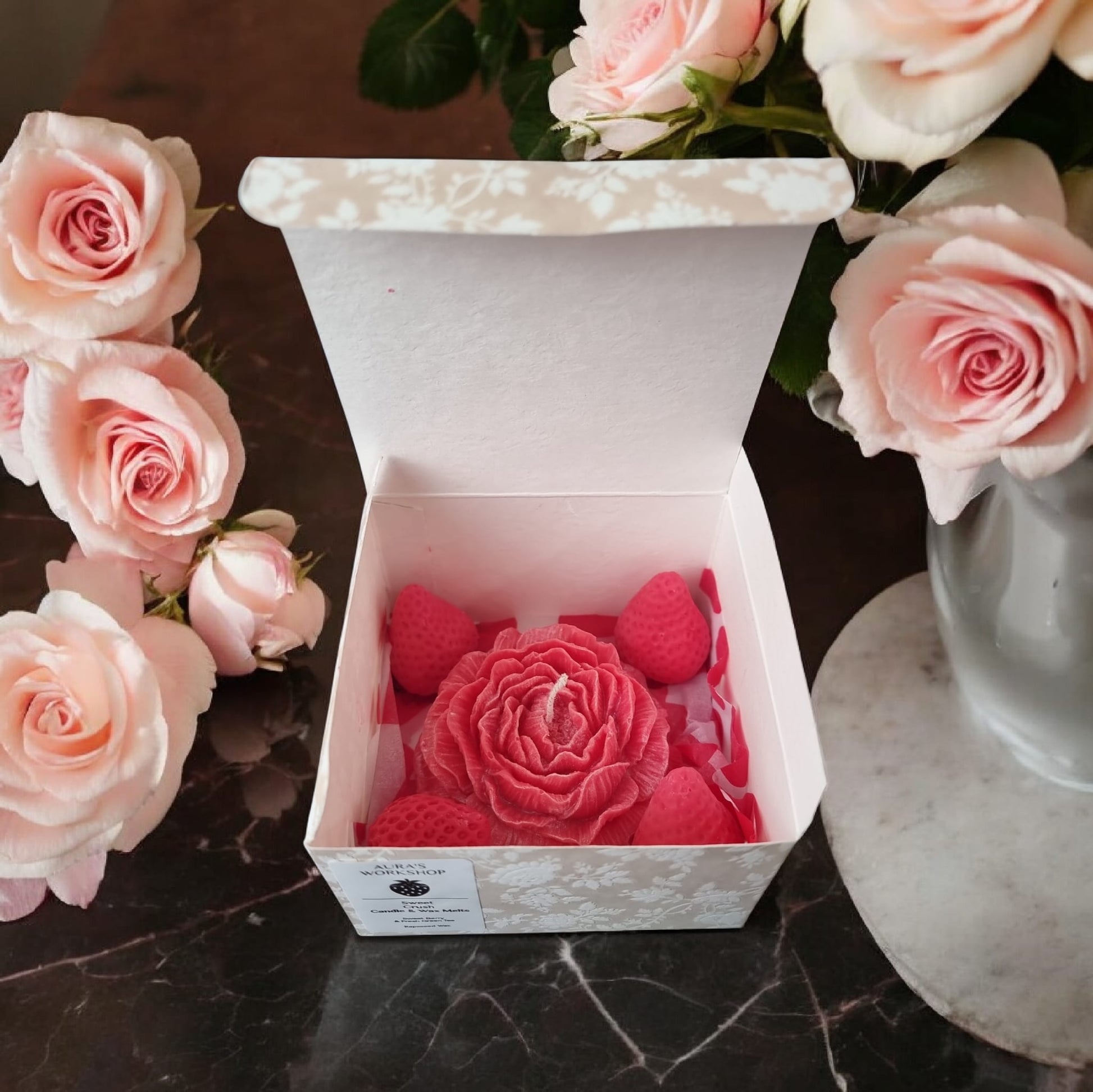 💖🍓 Sweet Crush Candle & Wax Melts Set | Sweet Berry & Fresh Green Tea | Valentine’s Box - Auras Workshop Auras Workshop