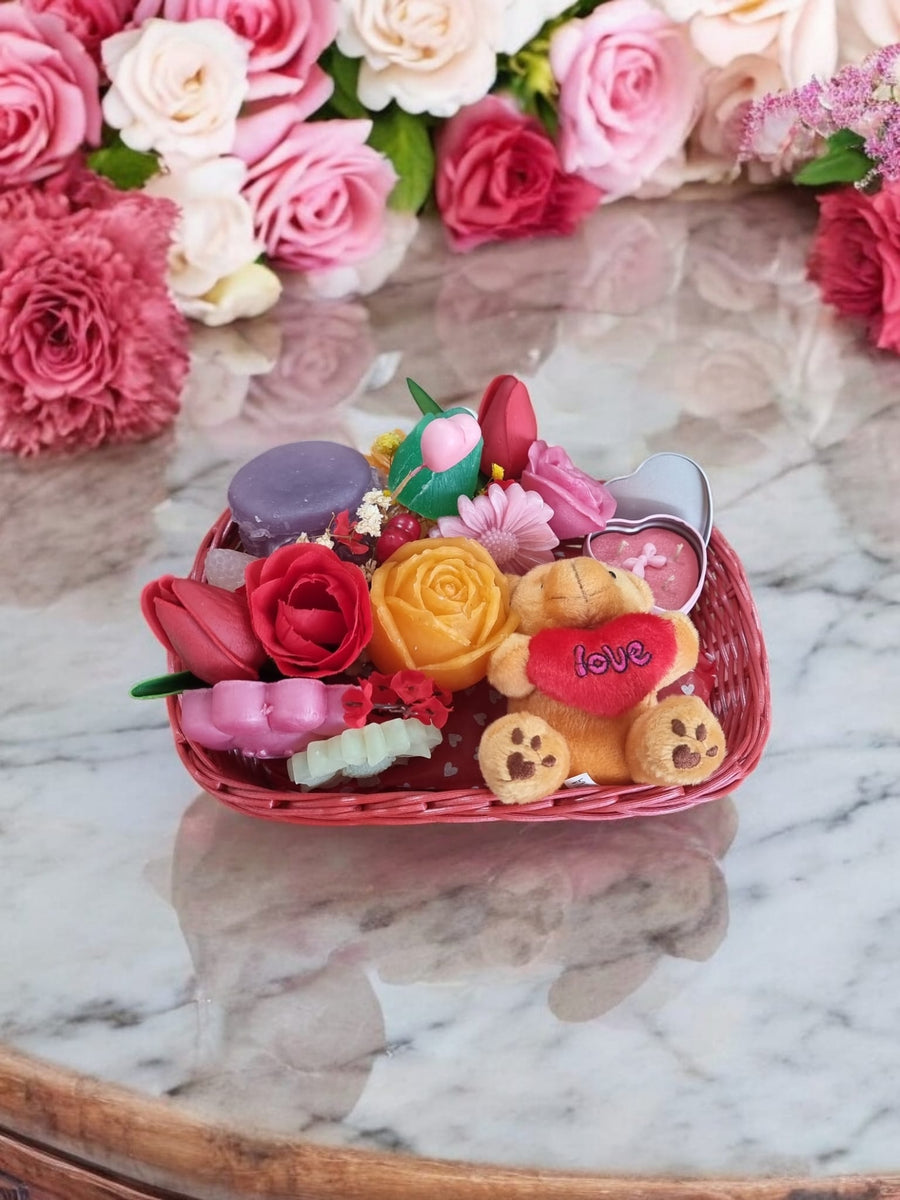 Gift Hamper Basket – Soaps, Teddy Bear Keyring & Scented Candle – The Perfect Hamper 💝