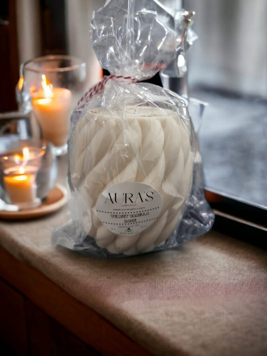 Velvet Vanilla Rose Scent Candle: Luxurious Fusion of Vanilla and Delicate Roses - Auras Workshop Auras Workshop