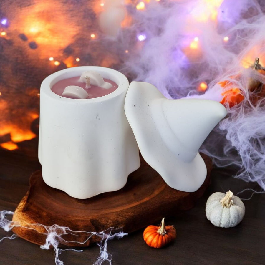🎄 Very Berry & Christmas Dawn Candle in Witch’s Hat Vessel – Limited Holiday Edition