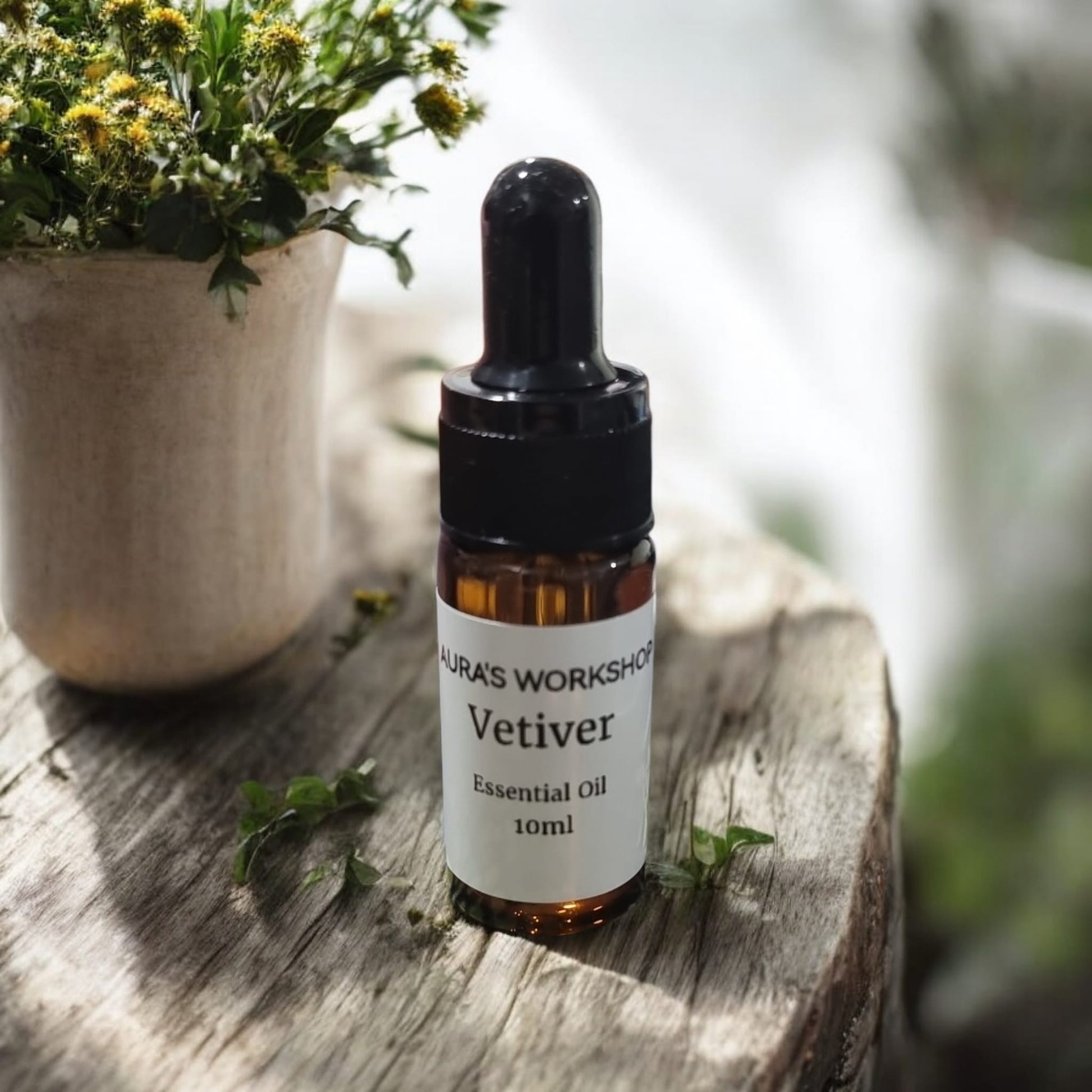 🌿 Vetiver Essential Oil – 10ml - Auras Workshop Auras Workshop