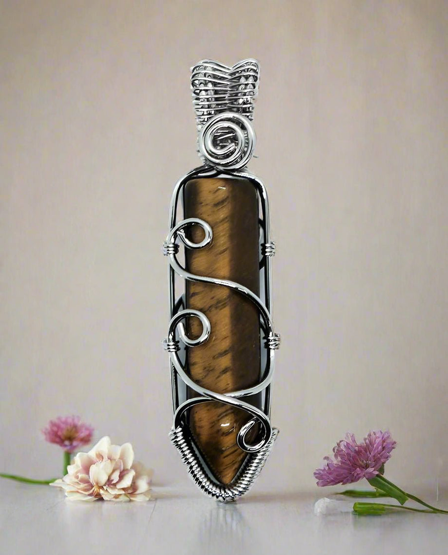 🐅 Wired Tiger Eye Point Pendant – Strength, Courage & Protection Confidence. Focus. Grounding.