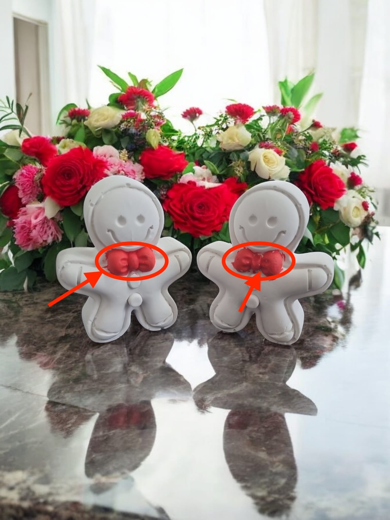 x2 Gingerbread Man White Porcelain With Glitter - Christmas Edition Home Decoration - Auras Workshop Auras Workshop